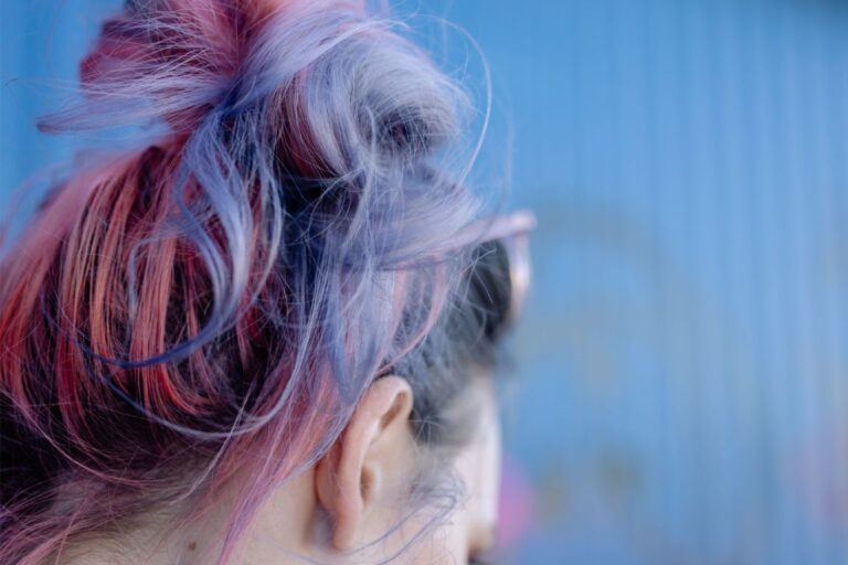 How to Dye Your Hair at Home More Safely