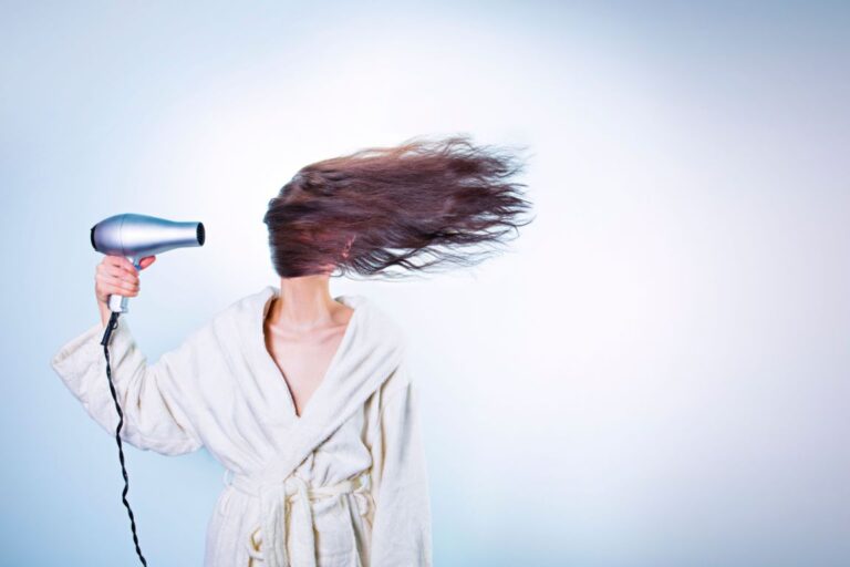 How to Use a Hair Dryer Without Causing Excessive Heat Damage